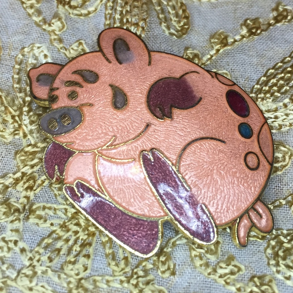 Vintage cloisonné pig brooch 🐷